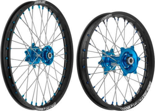 Sada predná (21" x 1,6") + zadná (19" x 1,85") bicykel kompletný YAMAHA, Q-TECH (čierne ráfiky, modré stredy) M341-007K