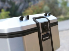 Kompletní sada hliníkových kufrů SHAD TERRA, 55L topcase 36L/47L boční kufry, včetně montážní sady a plotny SHAD Benelli TRK 502 X 2022 - (24)