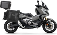 Kompletní sada sedlových brašen SHAD TERRA TR40 a  černého hliníkového 48L topcase, včetně montážní sady SHAD HONDA X-ADV 750