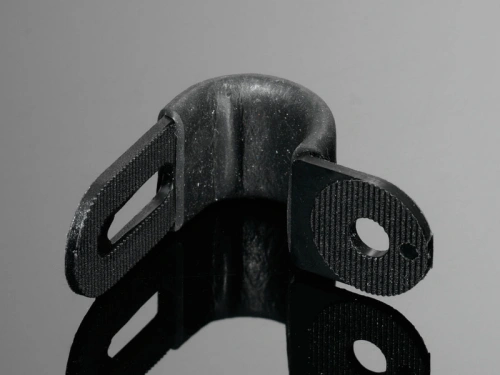 Objímka "P" (pre uchytenie / vedenie hadice) 10mm, čierna