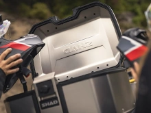 Kompletní sada hliníkových kufrů SHAD TERRA, 55L topcase 36L/47L boční kufry, včetně montážní sady a plotny SHAD Benelli TRK 502 X 2022 - (13)