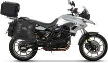 Kompletní sada sedlových brašen SHAD TERRA TR40 a  černého hliníkového 55L topcase, včetně montážní sady SHAD BMW F 650 GS / F 700 GS/ F 800 GS (2008 - 2018)