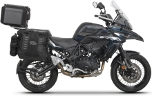 Kompletní sada sedlových brašen SHAD TERRA TR40 a  černého hliníkového 48L topcase, včetně montážní sady SHAD Benelli TRK 502 X 2022 -