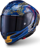 Přilba SUPERTECH R10 MARTHAINATOR limitovaná edice JORGE MARTIN, ALPINESTARS (modrá perleť/zlatá/červená) 2026 Přilba SUPERTECH R10 MARTHAINATOR limitovaná edice JORGE MARTIN, ALPINESTARS (modrá perleť/zlatá/červená) 2026