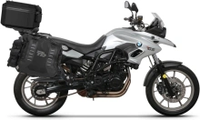 Kompletní sada sedlových brašen SHAD TERRA TR40 a hliníkového 55L vrchního kufru, včetně montážní sady SHAD BMW F650GS/F700GS/F800GS