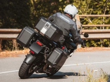 Kompletní sada sedlových brašen SHAD TERRA TR40 a  černého hliníkového 55L topcase, včetně montážní sady SHAD Ducati Multistrada 1200 V4 (11)
