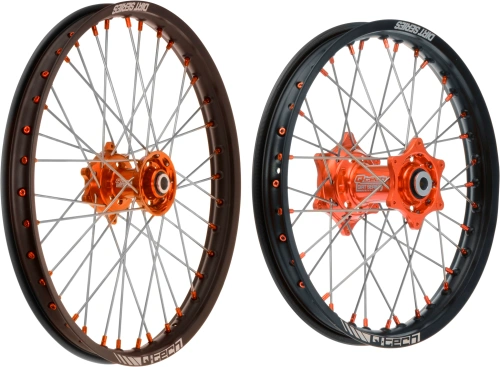 Sada predná (21" x 1,6") + zadná (19" x 2,15") bicykel kompletný KTM, Q-TECH (čierne ráfiky, oranžové stredy) M341-005K