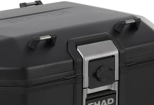 Kompletní sada sedlových brašen SHAD TERRA TR40 a  černého hliníkového 55L topcase, včetně montážní sady SHAD Ducati Multistrada 1200 V4 (5)
