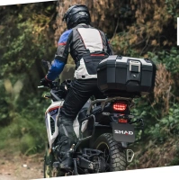 Vrchní kufr na motorku SHAD Terra TR46 D0TR46100 černá (8)