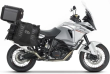 Kompletní sada sedlových brašen SHAD TERRA TR40 a hliníkového 55L vrchního kufru, včetně montážní sady SHAD KTM 1290 SUPERADVENTURE