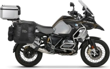 Kompletní sada sedlových brašen SHAD TERRA TR40 a hliníkového 55L topcase, včetně montážní sady SHAD BMW R 1200 GS Adventure/ R 1250 GS Adventure